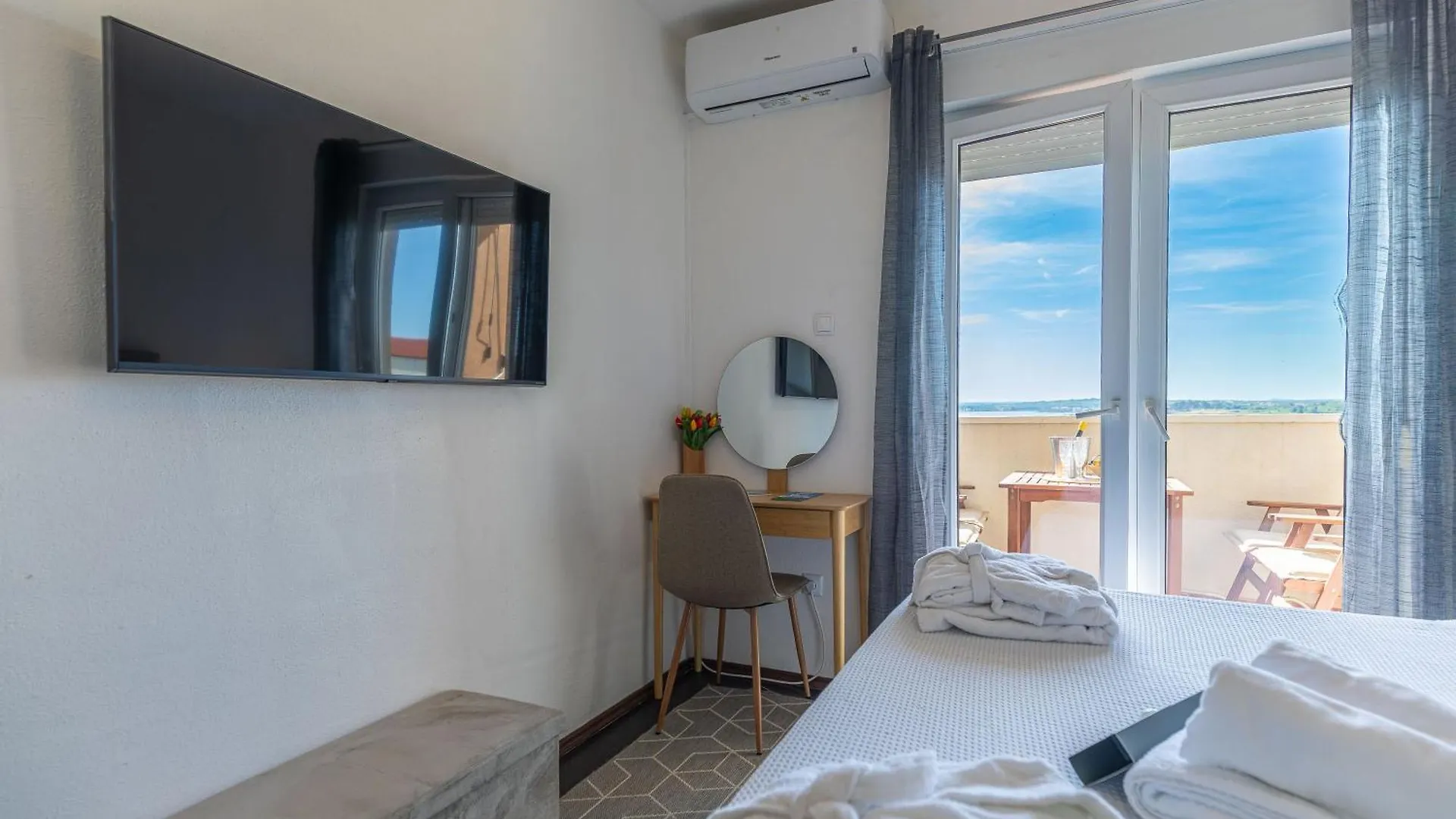 Sandstrand, No 2 Nin Apartamento